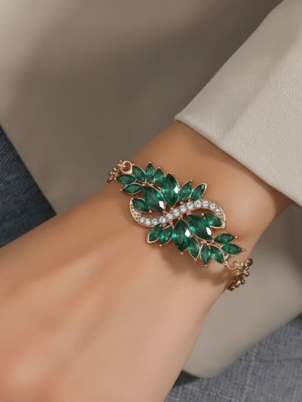 14K Gold Emerald Green Leaf Branch Bracelet Elegant Vintage Coquette Evening